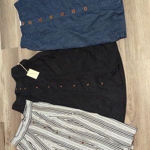 3 button front skirts size XS